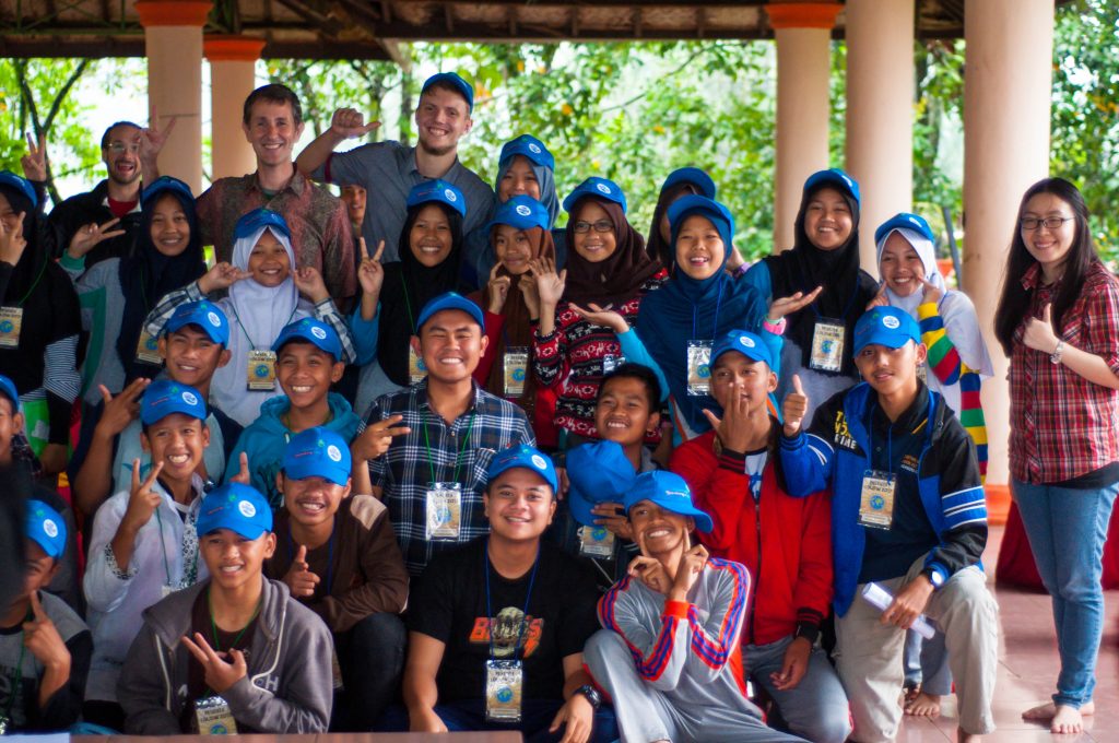 iGLOW dengan US Peace Corps: presentasi mengenai peran kepempimpinan di lingkungan sekitar. 